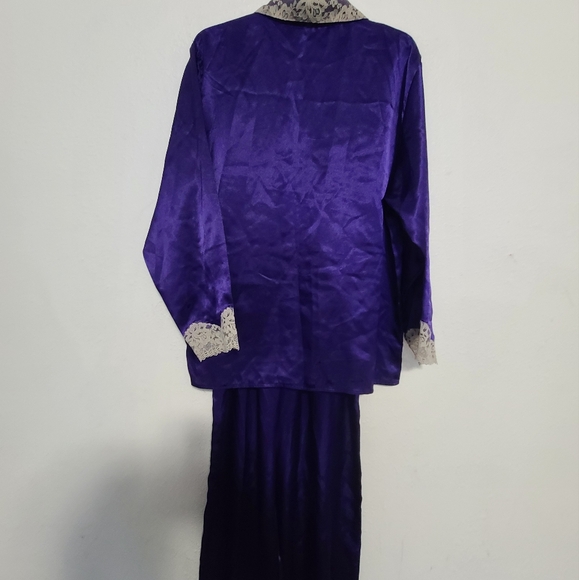 Vintage gold lable Victoria's secret jammie set satin purple - Picture 3 of 13